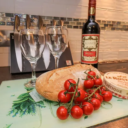 Nyaraló River Forge Whitby